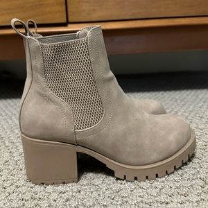 Mia, like new, Jonna boot